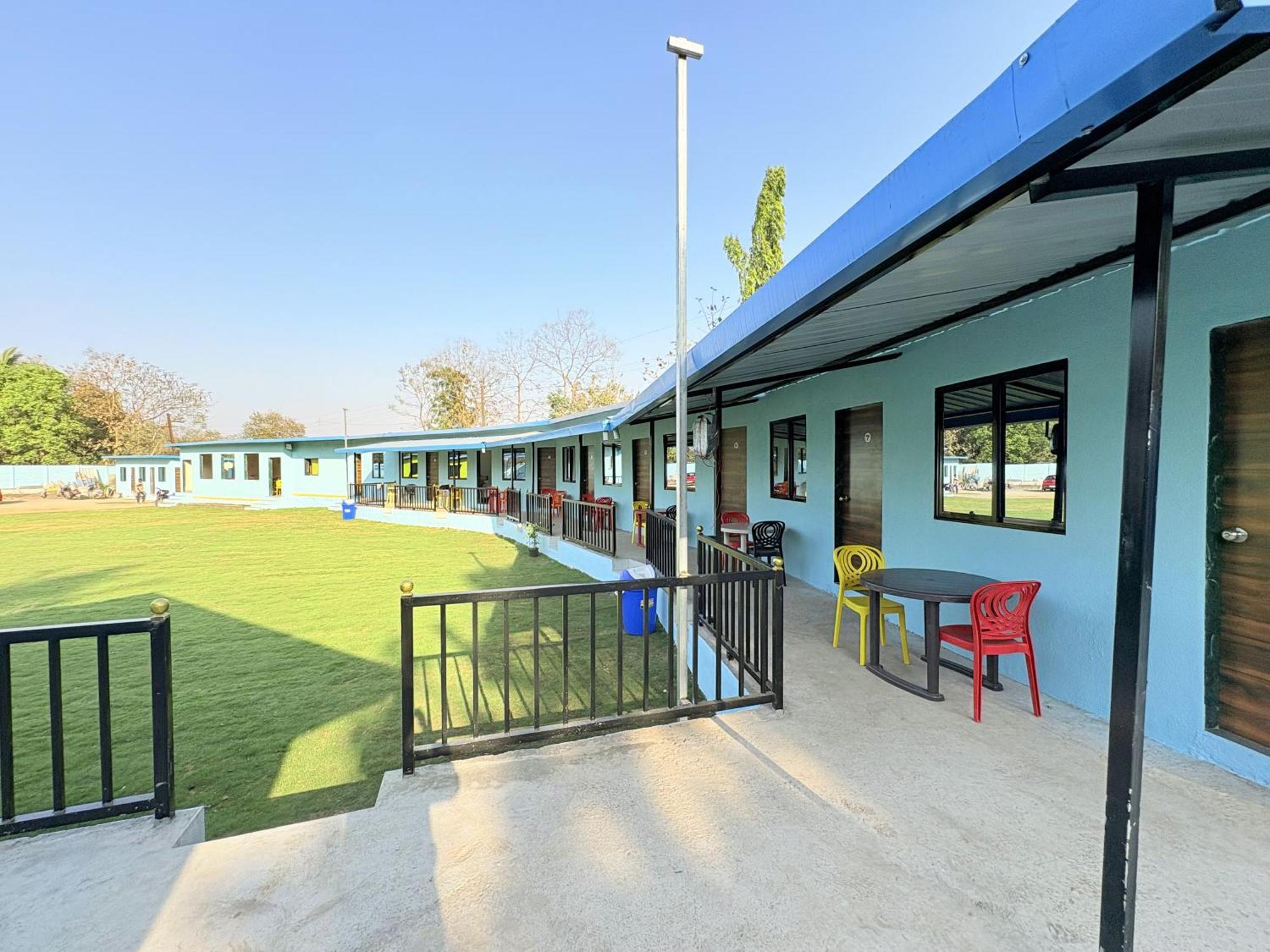 Deep Bhavani Resort Karjat Εξωτερικό φωτογραφία